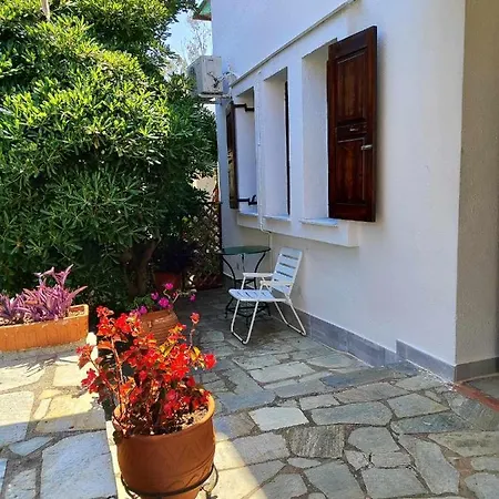 Eleni's Blue House By Kato Gatzea Lejlighed Volos